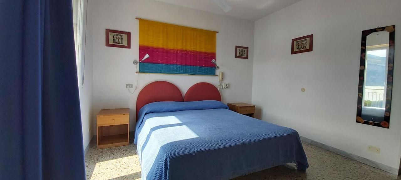 Hotel Casa Popi Malcesine Bagian luar foto