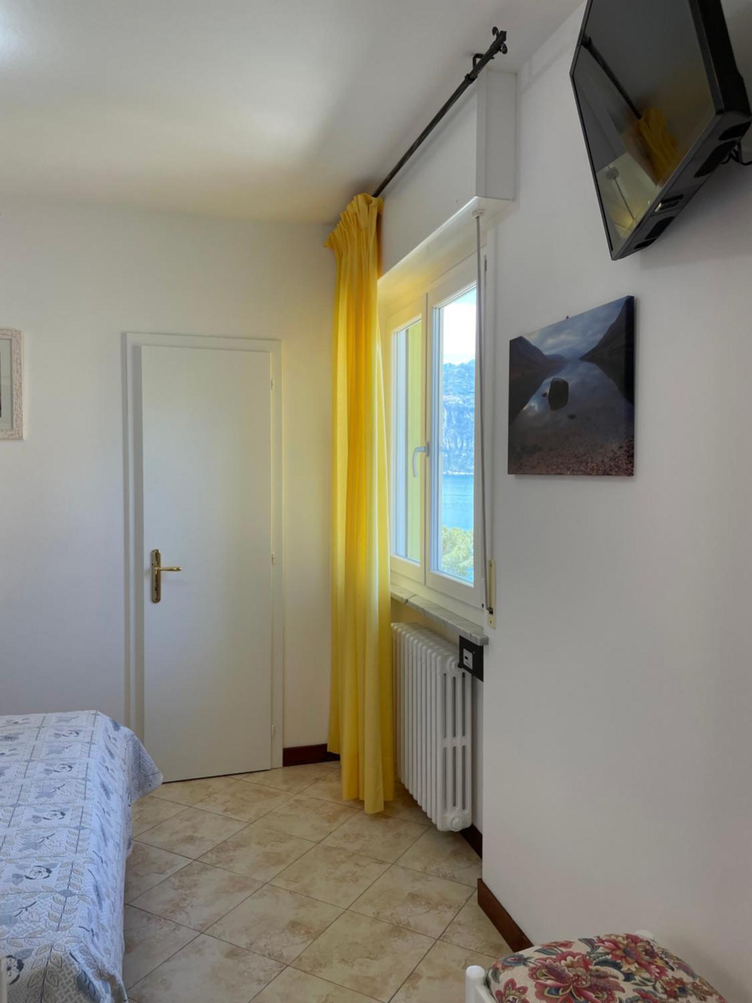 Hotel Casa Popi Malcesine Bagian luar foto
