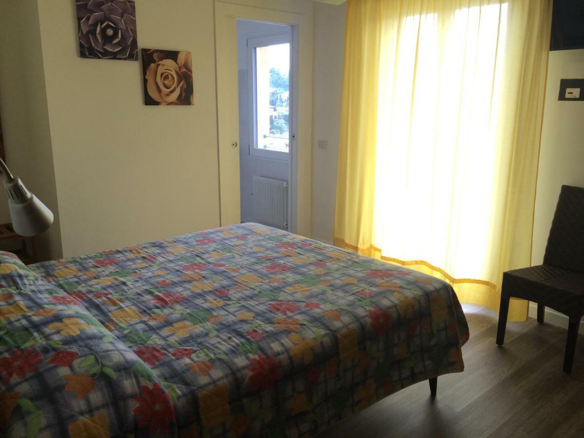 Hotel Casa Popi Malcesine Bagian luar foto