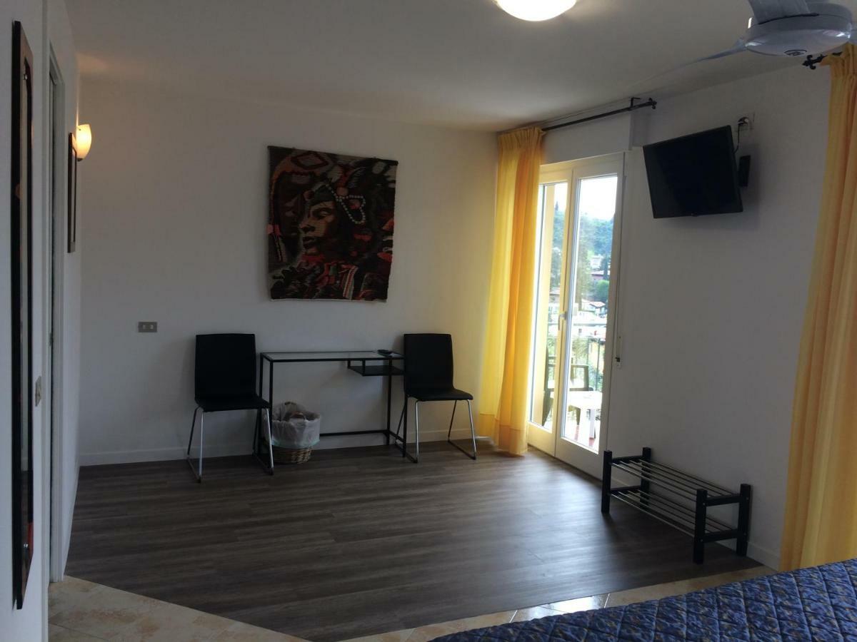 Hotel Casa Popi Malcesine Bagian luar foto